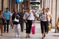025696 0015  REINA E INFANTAS DE COMPRAS PALMA
