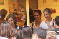 025696 0019  REINA E INFANTAS DE COMPRAS PALMA