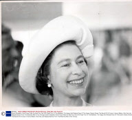 Queen Elizabeth Ii And Prince Philip Far East Tour Feb 1972 Royal Tour Of The Maldives. The Happy And Relaxed Face Of The Queen Clearly Shows The Benefit Of A Cruise In Sunny Waters. She Had Just Stepped Ashore From The Britannia After A Trip Through