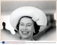 Queen Elizabeth Ii And Prince Philip Far East Tour Feb 1972 Queen In The Maldive Islands The Queen Pictured As She Chatted With The Pakistani Workers At The Royal Air Force Station At Gan One Of The Islanda Of The Maldives Group In The Indian Ocean W