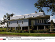 NEW ORLEANS: BRAD PITT'S "MAKE IT RIGHT" HOMES