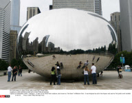 IL: ANIS KAPOOR CLOUD GATE SCULPTURE IN CHICAGO