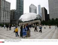IL: ANIS KAPOOR CLOUD GATE SCULPTURE IN CHICAGO