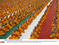 FILE: MASS ORDINATION OF 12,000 BUDDHIST MONKS