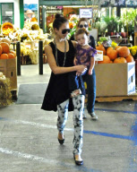 Jessica Alba Takes Honor Grocery Shopping