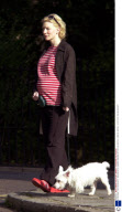 A PREGNANT CATE BLANCHETT  WALKING WITH HUSBAND ANDREW UPTON IN ISLINGTON , LONDON, BRITAIN - 13 OCT 2001