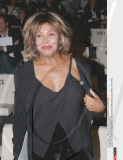 MILAN: Celebs chez Giorgio Armani