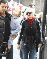 Gwen Stefani and Gavin Rossdale take Kingston to see the Grinch -Part 2