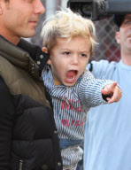 Kingston Rossdale freaks out!!!!!