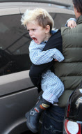 Kingston Rossdale freaks out!!!!!