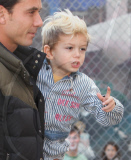 Kingston Rossdale freaks out!!!!!