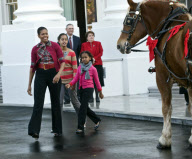 Michelle Obama and daughters greet Christmas tree, The White House, Washington DC, America - 27 Nov 2009