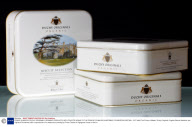 PRINCE CHARLES 'DUCHY ORIGINALS' ORGANIC PRODUCTS, WITH PROFITS GOING TO THE PRINCE OF WALES CHARITABLE FOUNDATION, BRITAIN - OCT 2005
