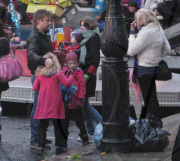 JAMIE OLIVER AND HIS FAMILY IN LONDON
