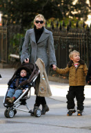 Cate Blanchett, Roman Upton, Ignatius Upton