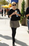 Reese Witherspoon gets coffee in Beverly Hills