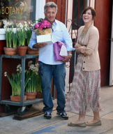 DUSTIN HOFFMAN OPENS NEW FLOWER SHOP