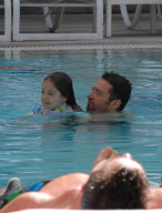 Hugh Jackman and his daughgter Ava in the pool