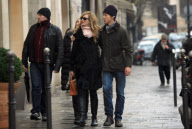 EXCLUSIVE: Julia Roberts and her husband danny Moder strolling in Paris