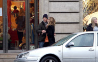 EXCLUSIVE: Julia Roberts and her husband danny Moder strolling in Paris