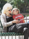 Gwen Stefani gets a kiss from Kingston!