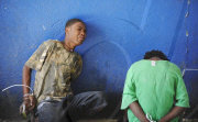 (2)HAITI-PORT-AU-PRINCE-ELECTRICAL APPLIANCE SHOP-LOOT