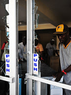 (13)HAITI-PORT-AU-PRINCE-ELECTRICAL APPLIANCE SHOP-LOOT