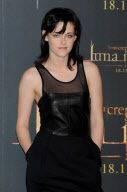 Actor ROBERT PATTINSON during the photocall for 'Twilight Saga: New Moon'