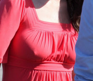 Britney Spears shops Valentines Day with no bra!