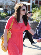 Britney Spears shops Valentines Day with no bra! - Part 2