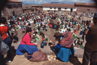 MARKET DAY, AMERINDIANS, CHINCHEROS, CUZCO, PERU