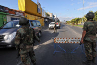 (5)CHILE-CONCEPCION-QUAKE-CURFEW
