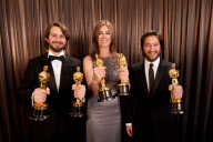 No US rights | Oscars '10: Actress SANDRA BULLOCK posing with her Oscar