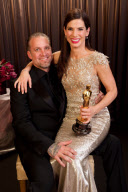 No US rights | Oscars '10: Actress SANDRA BULLOCK posing with her Oscar
