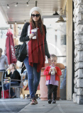 EXCLUSIVE Harlow gets coffee with mom Nicole Richie