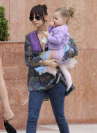 Nicole Richie and Harlow Quench Their Thirst after A Dance Class! 