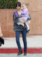 Nicole Richie and Harlow Quench Their Thirst after A Dance Class! 