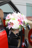 Sandra Bullock receives a Easter Bouquet of Flowers