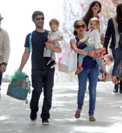 Jennifer Meyer, Tobey Maguire, Otis Maguire, Ruby Maguire