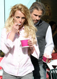 Is There Trouble Between Britney Spears and Jason? 