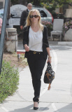 Reese Witherspoon looking super skinny!