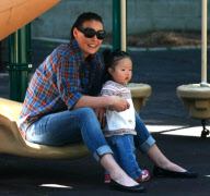 EXCLUSIVE Katherine Heigl withdaughter Naleigh at the park_Part3