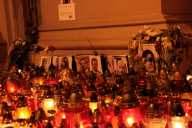 Flowers and tributes are laid at the Presidential Palace for victims of the Smolensk plane crash, Warsaw, Poland - 15 Apr 2010