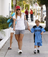 Reese Witherspoon takes the kids and new man shopping - Part 2