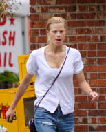 A Stressed Looking Elin Nordegren Runs Errands