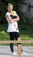 KERRY KATONA AND KIDS WATCHING THE DUCKS