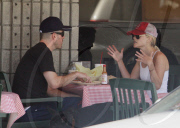 Reese Witherspoon Enjoys Her New Man!