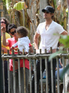 EXCLUSIVE... Exclusive...Halle Berry, Gabriel Aubry & Nahla Enjoy A Family Day At The Zoo!