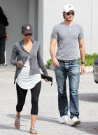 EXCLUSIVE... Halle Berry Pumps Up at the Gas Station 