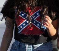 Peaches Gelfof wears confederate flag_Part2